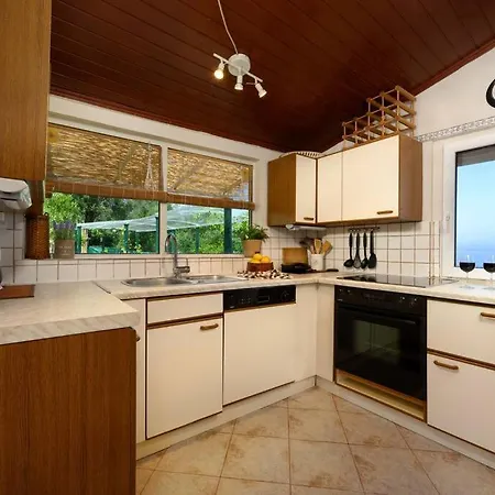 Traditional Seaview Candili