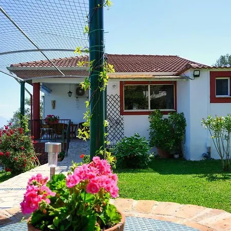 Traditional Seaview Candili בית נופש *