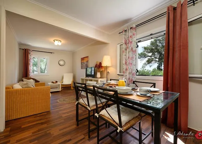 Traditional Seaview Candili * Petrití