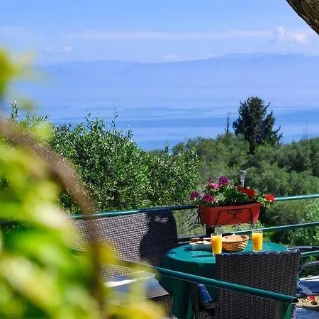 펜션 Traditional Seaview Candili Petrití